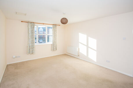 2 bedroom  flat to rent, Available unfurnished from 13/01/2025