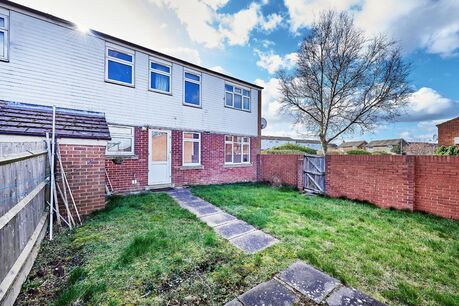 3 bedroom end terraced house for sale